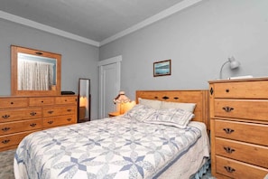 2 bedrooms, desk, free WiFi, bed sheets
