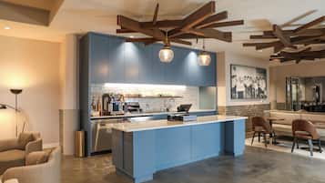 Café da manhã feito na hora todos os dias (USD 15.00 por pessoa)