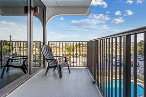 Property grounds - Island Sunrise by Southern Vacation Rentals (Gulf Shores)