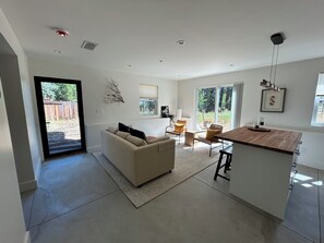 Living area - New Build-1 bedroom apartment in Truckee (Truckee)