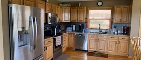 House, Private Bathroom (Olive Tree Rentals) | Shared kitchen