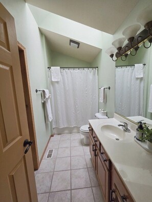 House, Private Bathroom (Olive Tree Rentals) | Bathroom