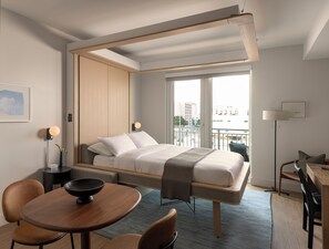 Studio suite, balkon | Een laptopwerkplek, gratis wifi, beddengoed