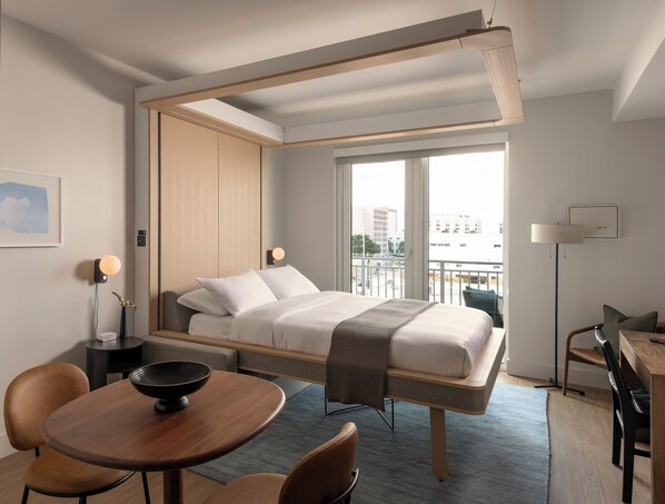 Studio Suite with Balcony | Laptop workspace, free WiFi, bed sheets