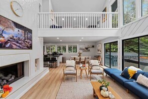 Télévision, cheminée