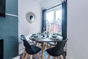 Apartment | Dining room