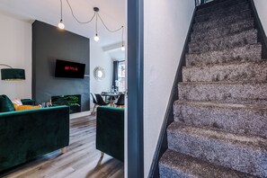 Apartment | Iron/ironing board, free WiFi