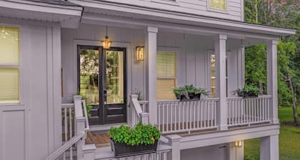 Spacious 4-bedroom n charming Mount Pleasant with fitness room, 2nd primary