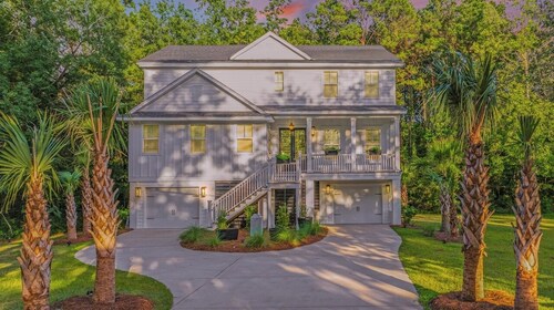 Spacious 5-bed, Two primary bedrooms, 7 Min from Beach, 15 min from Charleston.