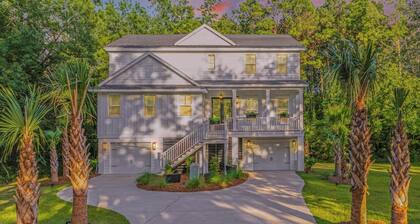 Spacious 5-bed, Two primary bedrooms, 7 Min from Beach, 15 min from Charleston.