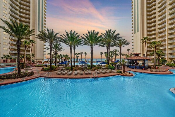 Pool - Beachfront,  Ocean Views,  Sleeps 6 , Hot tub (Panama City Beach)