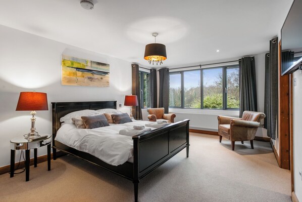 5 habitaciones, decoración personalizada y muebles diferentes
