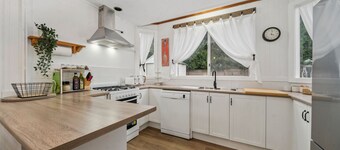 Banksia Mountain Retreat