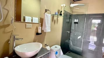 Premium Apartment, City View | Bathroom