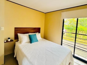Appartement Prestige, vue sur la ville | Espace de travail pour ordinateurs portables, système d’insonorisation