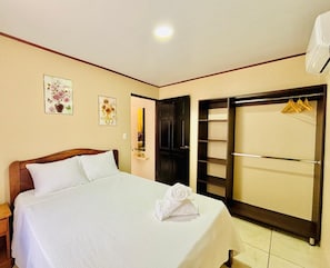 Standard Apartment | Laptop workspace, free WiFi