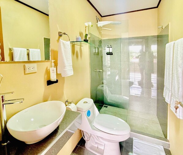 Appartement Prestige, vue sur la ville | Salle de bain