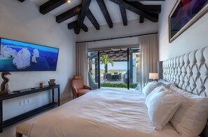 5 bedrooms, iron/ironing board, WiFi, bed sheets