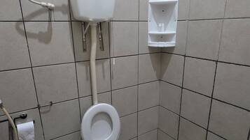 Håndklær, såpe og toalettpapir