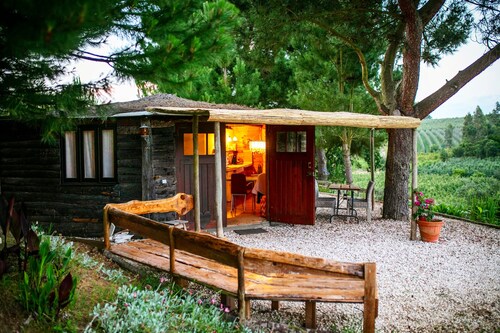 1. Rustic Rondavel with Wood-burner & Sauna – Long-stay Winter Retreat