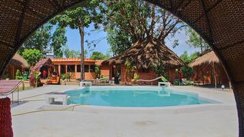 Seasonal outdoor pool