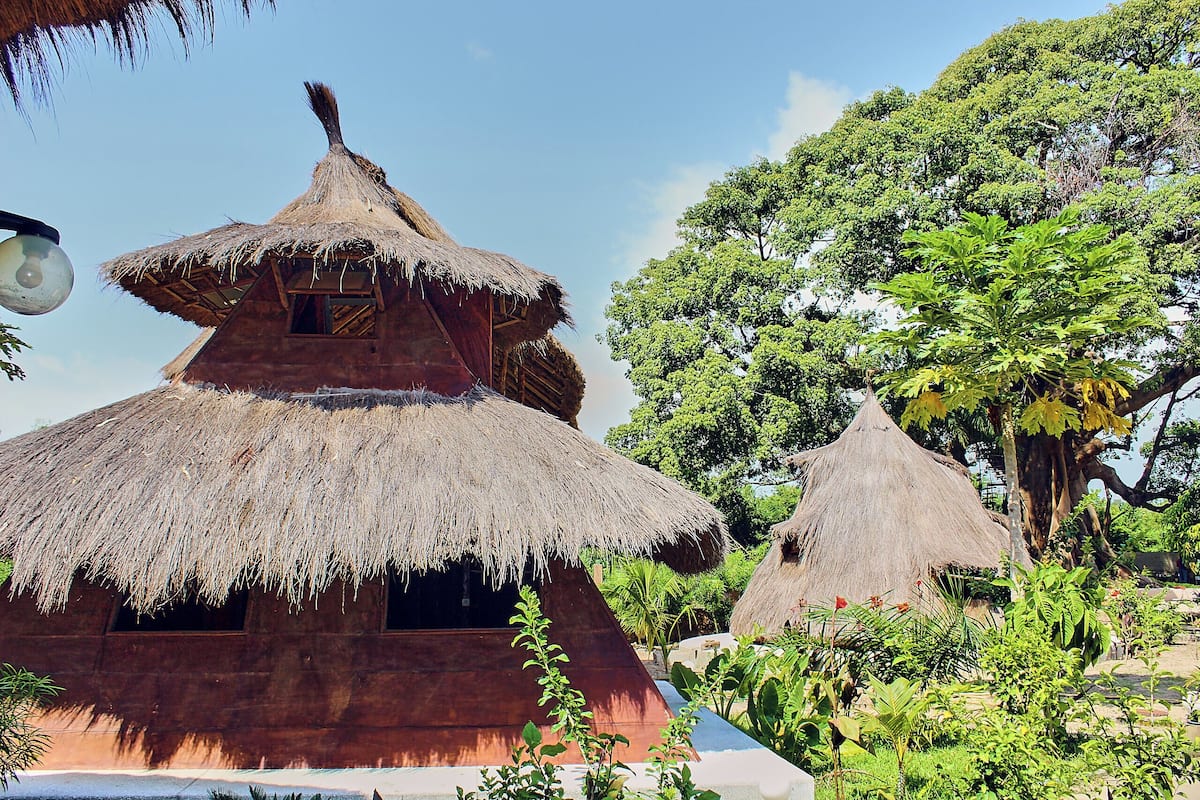 Romantisk villa - innergård | Individuell inredning och unika möbler