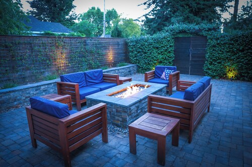 Charming 3/1 in Calistoga with Huge Entertaining Space