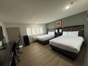 Desk, free WiFi - Steinbeck Lodge (Salinas)