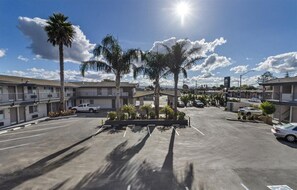 บริเวณภายนอก