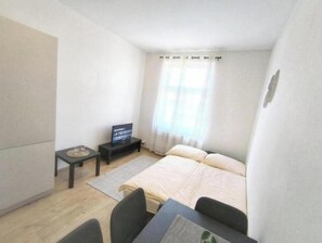 2 bedrooms, Internet, bed sheets