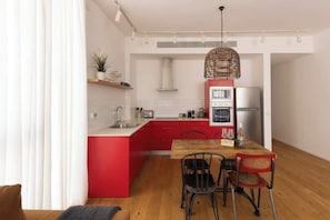 Fridge, microwave, oven, stovetop