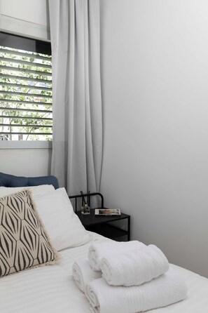 Iron/ironing board, travel cot, WiFi, bed sheets