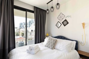 Iron/ironing board, travel cot, WiFi, bed sheets