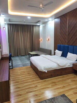 家庭房 | 办公桌、笔记本电脑工作区、熨斗/熨衣板、免费 WiFi