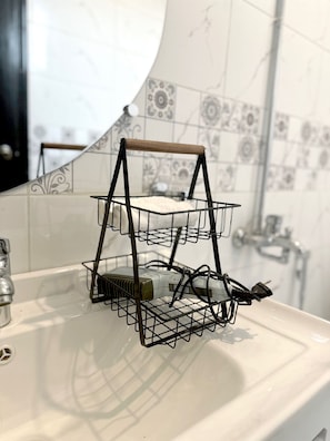 Handtücher, Seife, Toilettenpapier