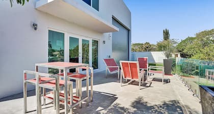 Unique Retreat - Unit A: Cozy First-floor Oasis