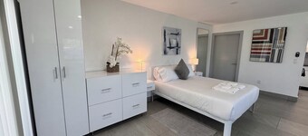 Unique Retreat - Unit A: Cozy First-floor Oasis