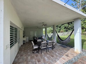 Outdoor dining - Country Living in San Juan (San Juan)
