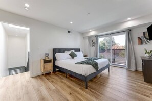 4 bedrooms, desk, iron/ironing board, travel cot
