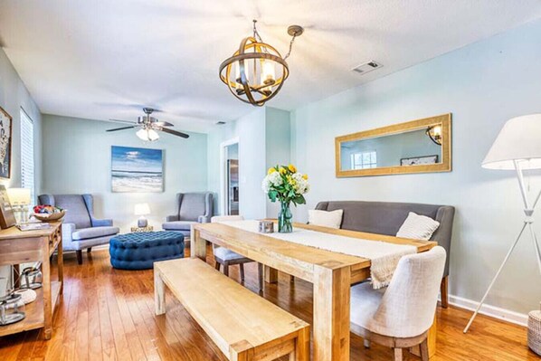 Dining - Cabana Savannah -  Pool & Hot Tub Retreat (Savannah)