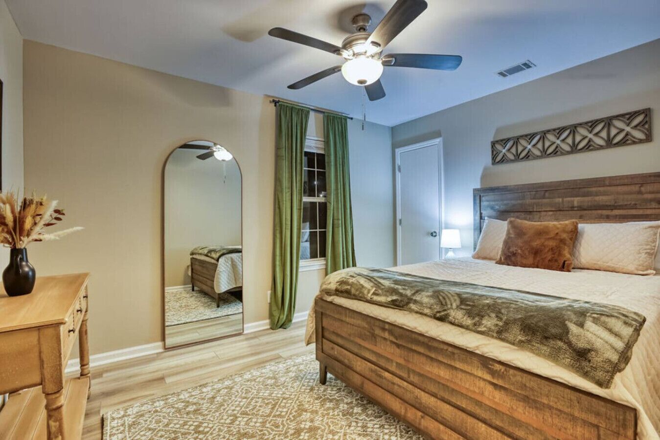 3 chambres, fer et planche à repasser, lit de bébé portatif, Wi-Fi