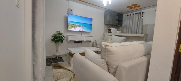 Smart TV - Cosy 2 bedroom apartment in Site Resort Estate, Kitui, opposite Potus Church (Kitui)