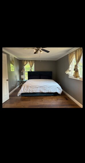 4 bedrooms, WiFi, bed sheets