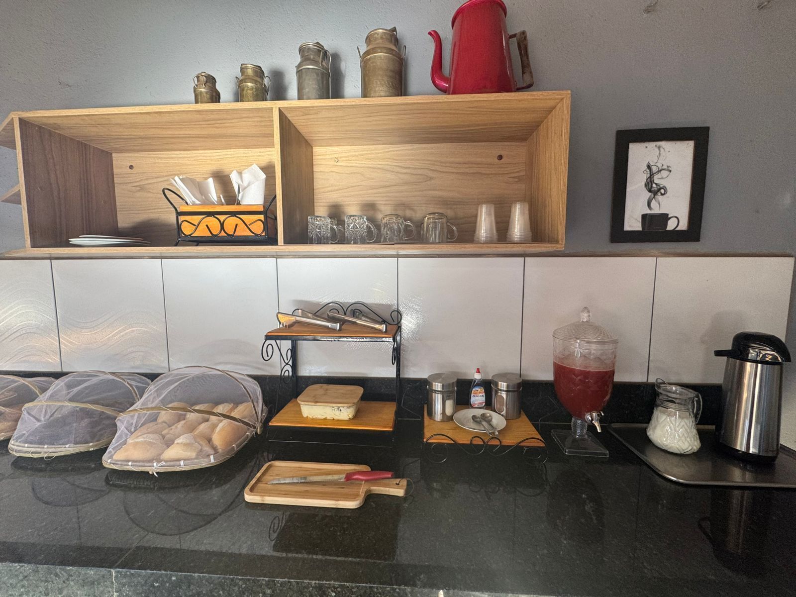 Café da manhã feito na hora grátis todos os dias