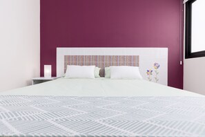 2 bedrooms, iron/ironing board, Internet, bed sheets