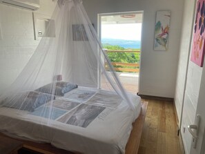 4 quartos, ferros/tábuas de passar roupa, Wi-Fi, roupa de cama