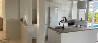 Les Trois Ilets : Large wooden villa with pool and sea view 4 bedrooms 4 bathrooms.