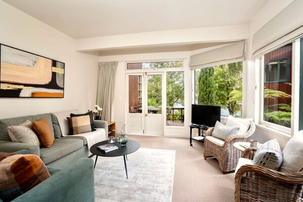 Unclassified image, 1 of 19, button