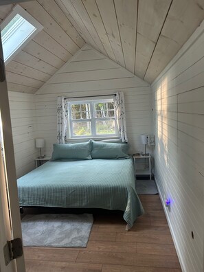 2 عدّة غرف نوم وواي فاي مجانًا وملاءات أسرّة