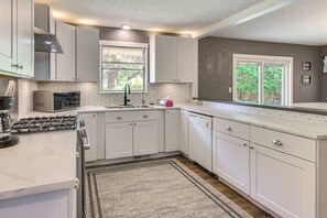 Fridge, microwave, stovetop, dishwasher - 3 Mi to OU Campus: Norman Home w/ Sleek Interior! (Norman)